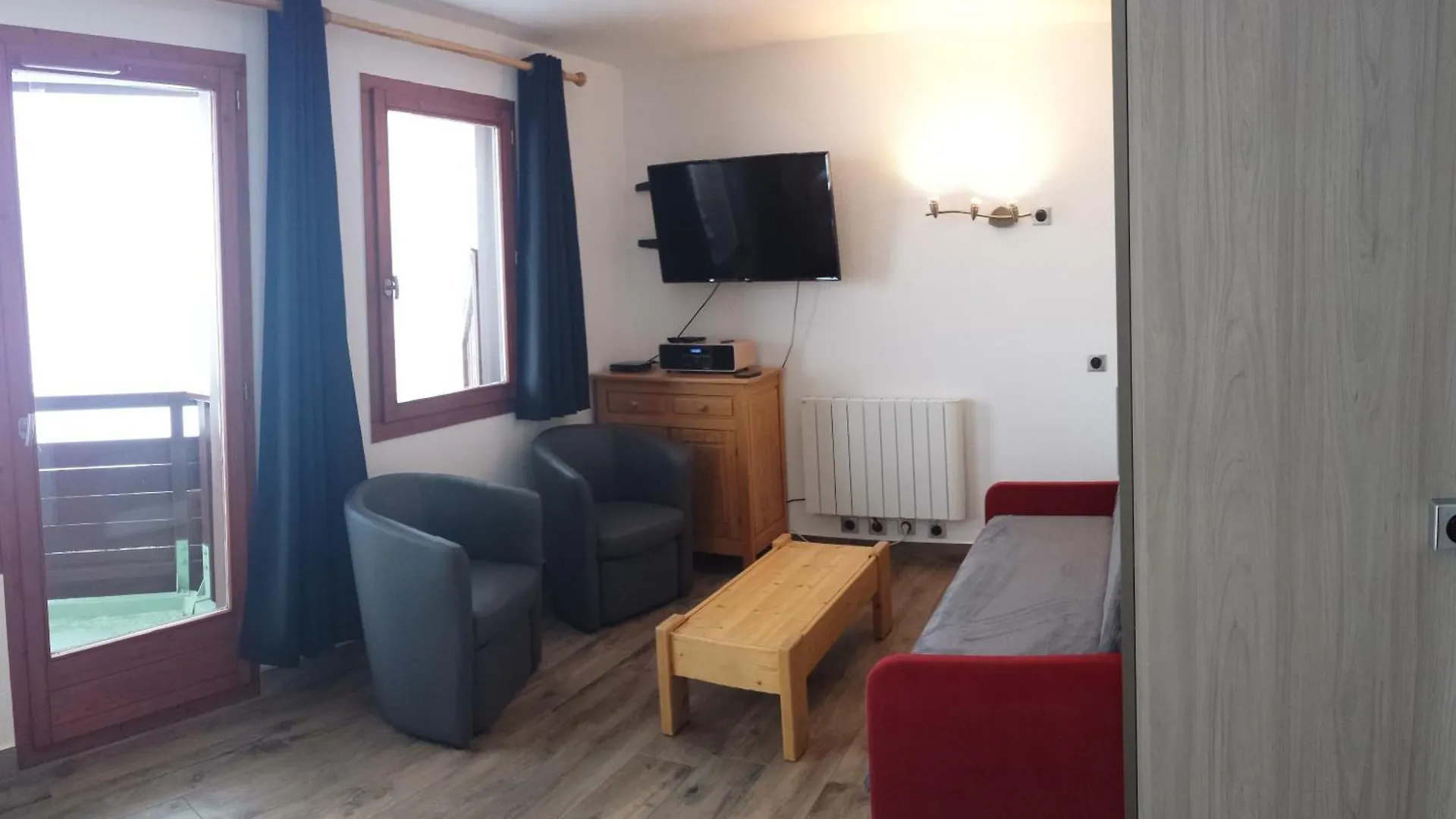 Superbe Appartement En Residence Skis Aux Pieds Courchevel France