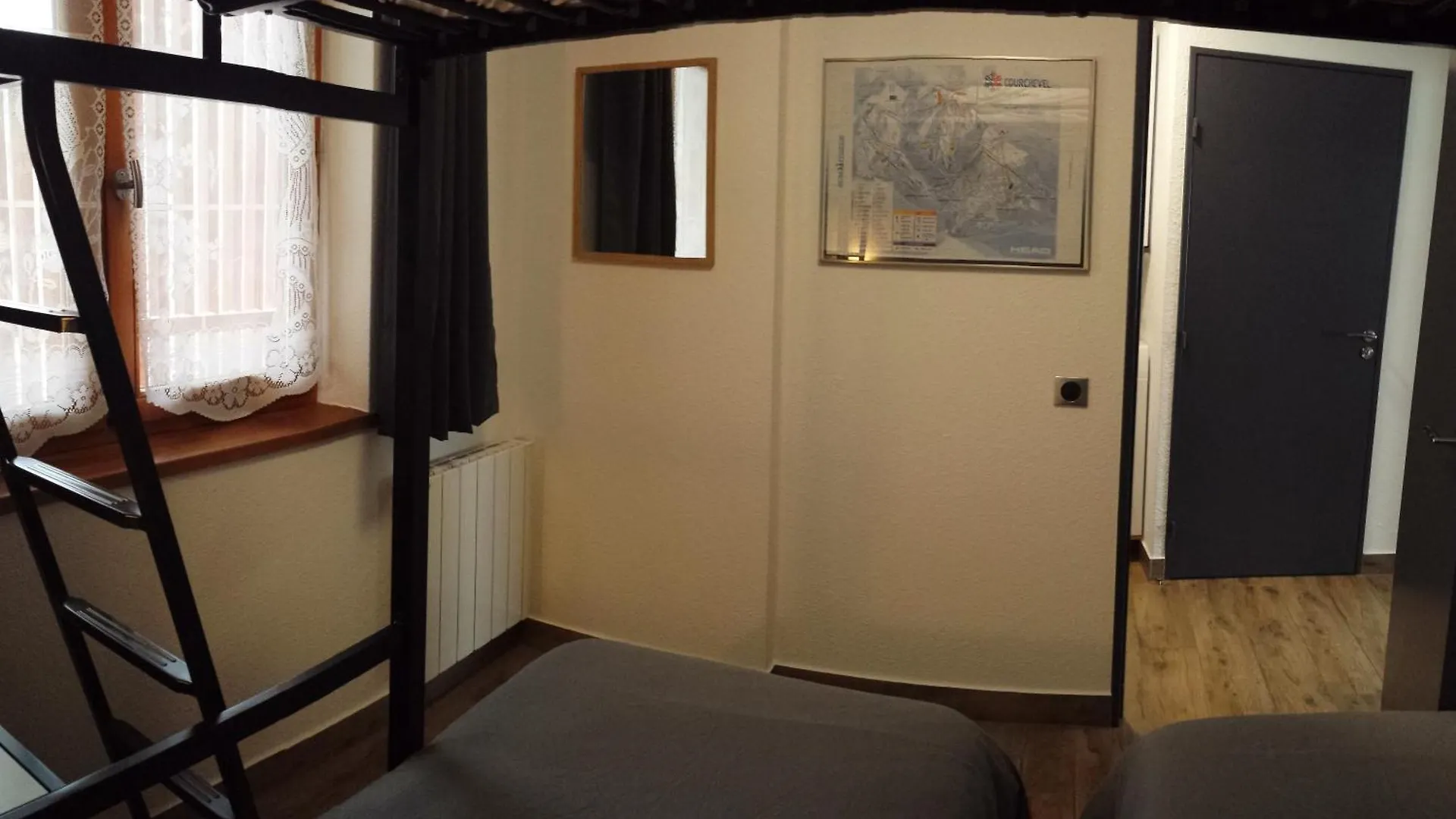 Superbe Appartement En Residence Skis Aux Pieds Courchevel Apartment